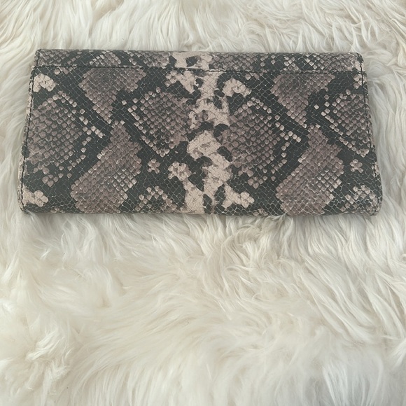 Dooney & Bourke snake skin clutch/shoulder bag - Picture 5 of 6